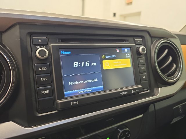 Used 2018 Toyota Tacoma SR5 AWD/4WD image 24
