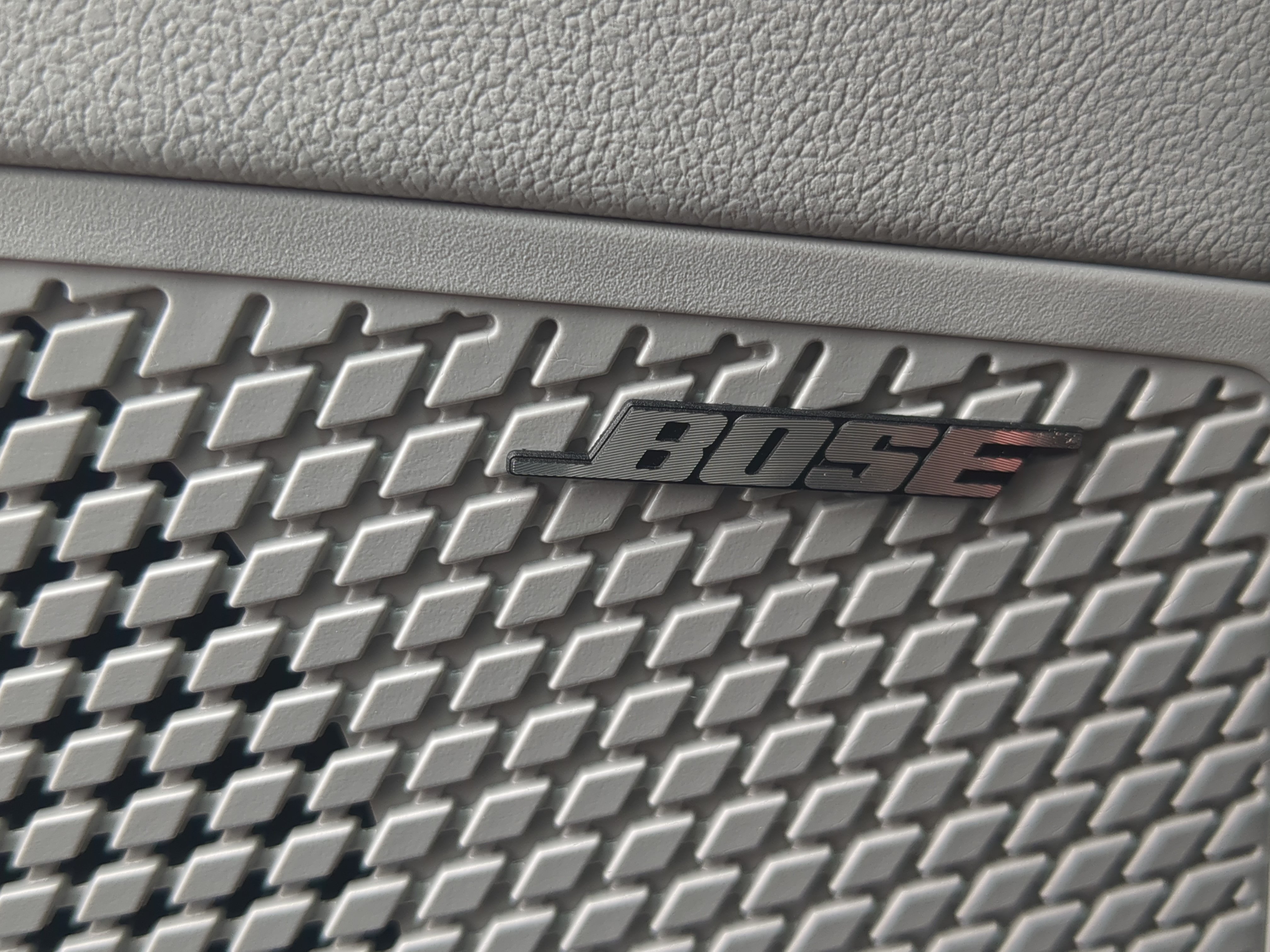 New 2026 Hyundai Elantra Limited FWD image 36