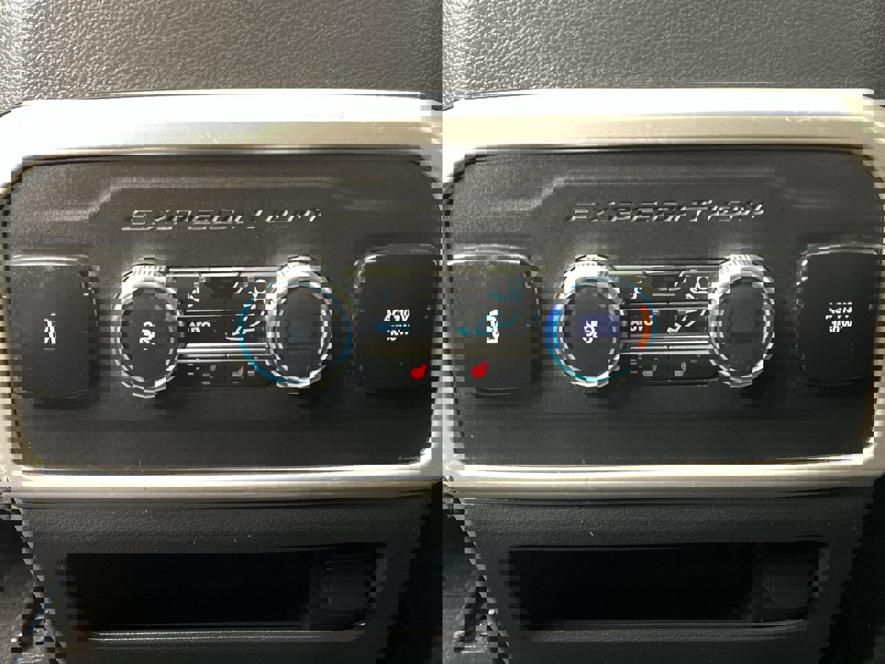 Certified 2024 Ford Expedition Limited image 15