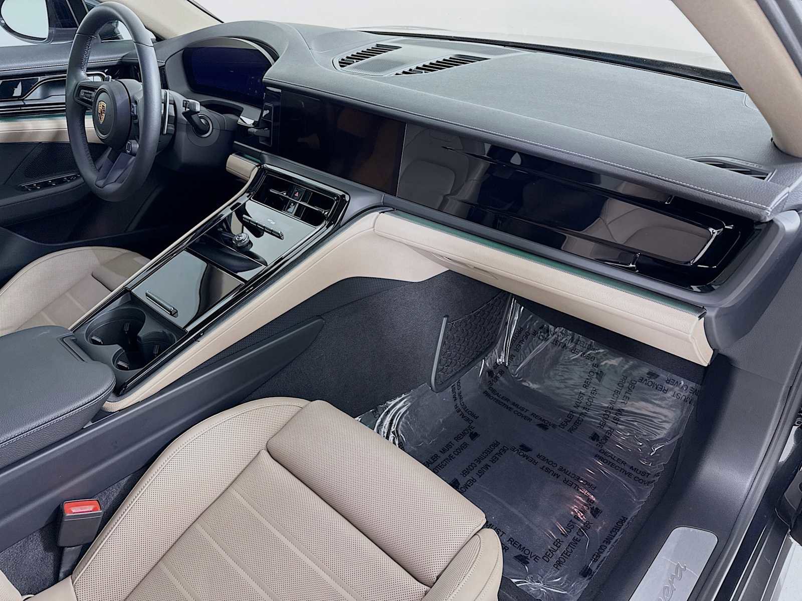 Certified 2025 Porsche Panamera RWD image 28