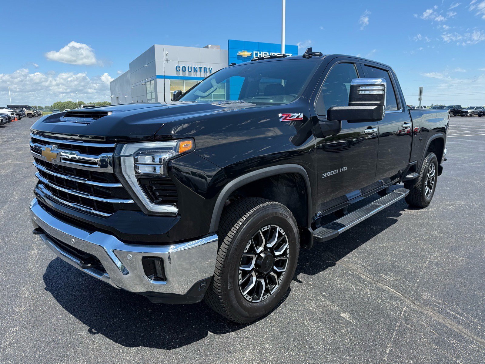 Used 2024 Chevrolet Silverado 3500 LTZ w/ LTZ Plus Package AWD/4WD image 9