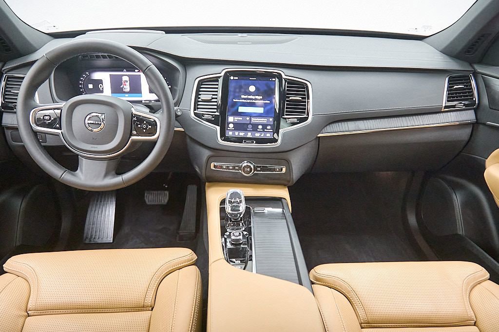 Certified 2024 Volvo XC90 T8 Ultimate w/ Protection Package image 26