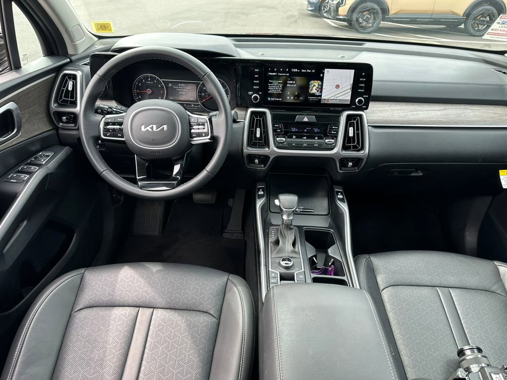 Used 2023 Kia Sorento X-Line EX image 13