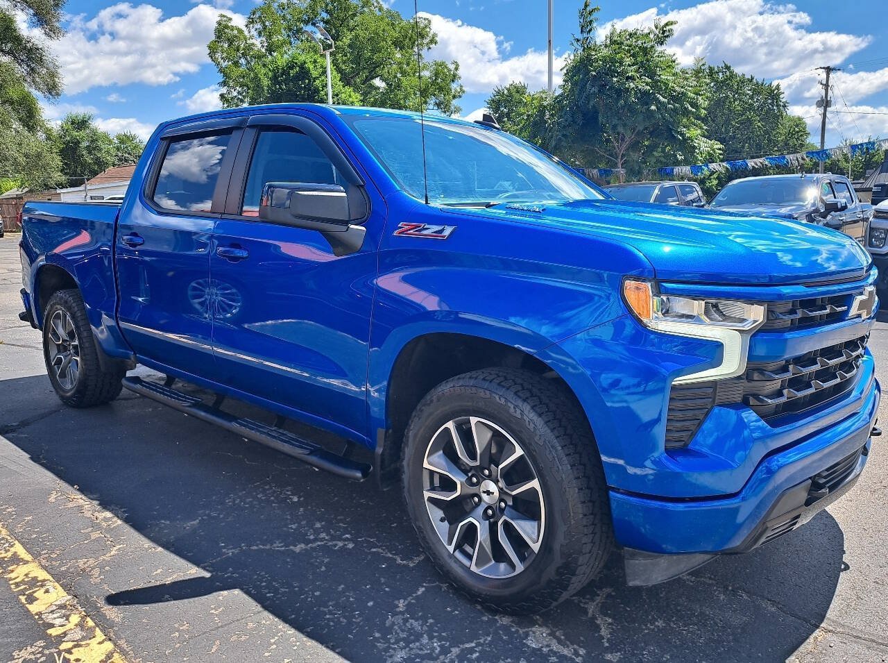 Used 2022 Chevrolet Silverado 1500 RST AWD/4WD image 2