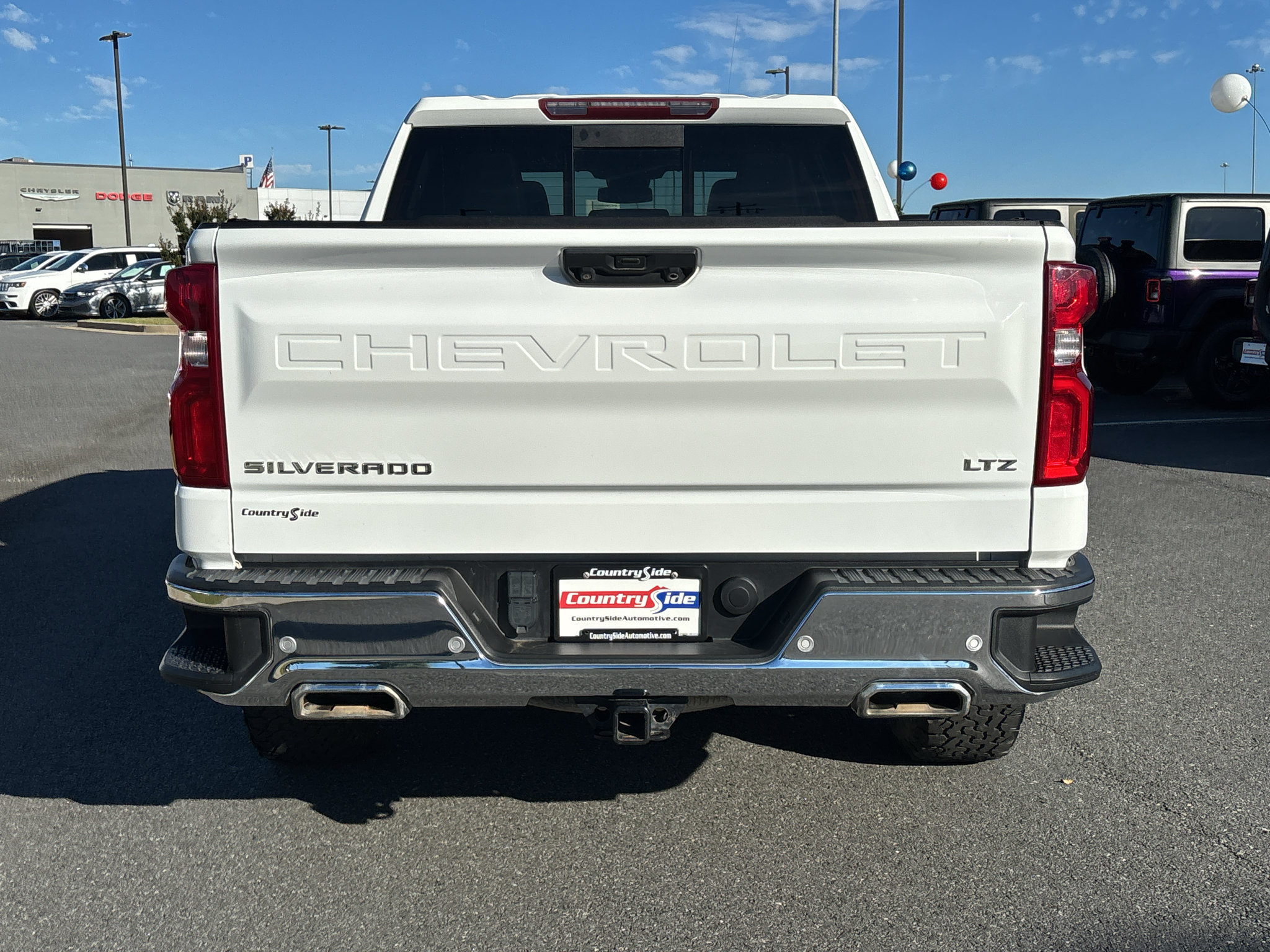 Used 2023 Chevrolet Silverado 1500 LTZ w/ LTZ Convenience Package II AWD/4WD image 9
