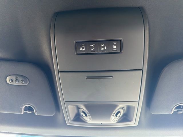 Used 2014 Dodge Grand Caravan R/T image 34