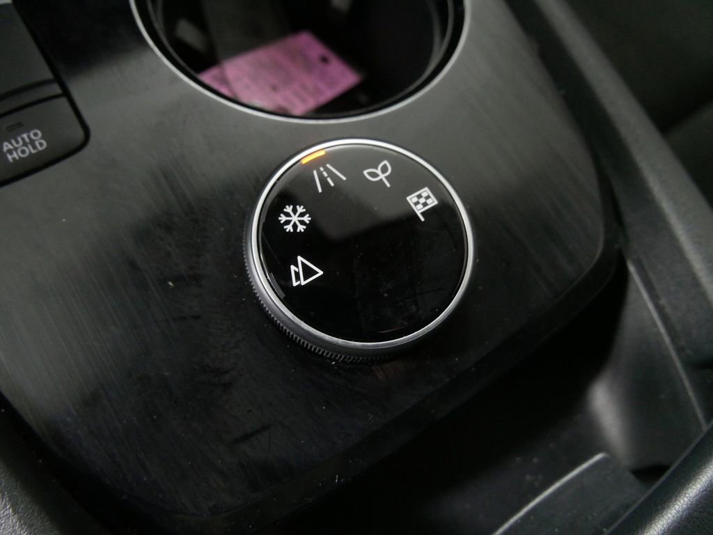 Used 2025 Nissan Rogue SV image 24