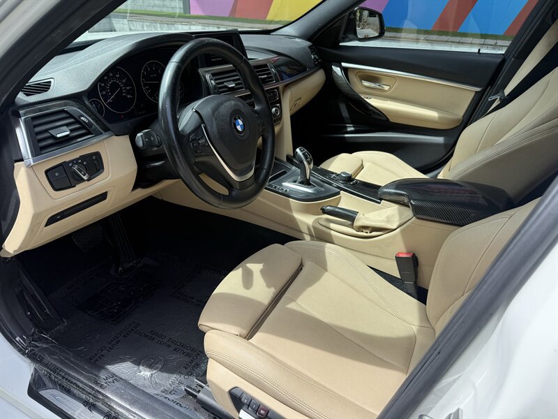 Used 2018 BMW 330i Sedan w/ Convenience Package RWD image 18