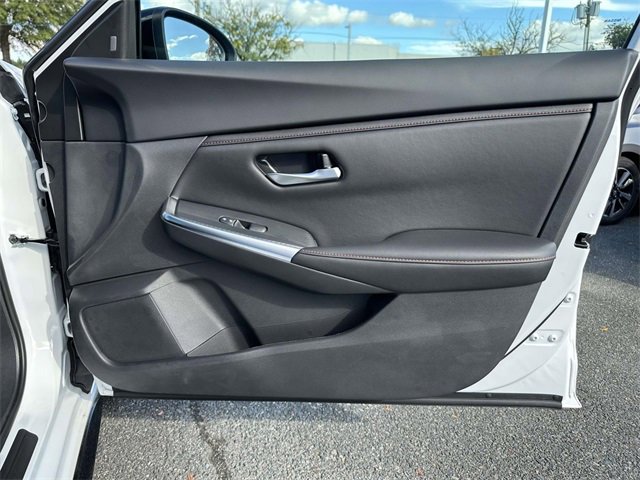 New 2025 Nissan Sentra SR w/ Midnight Edition image 8