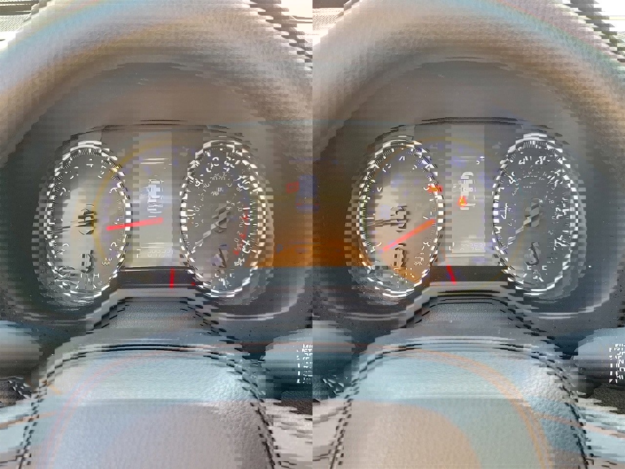 Used 2021 Toyota RAV4 LE image 21