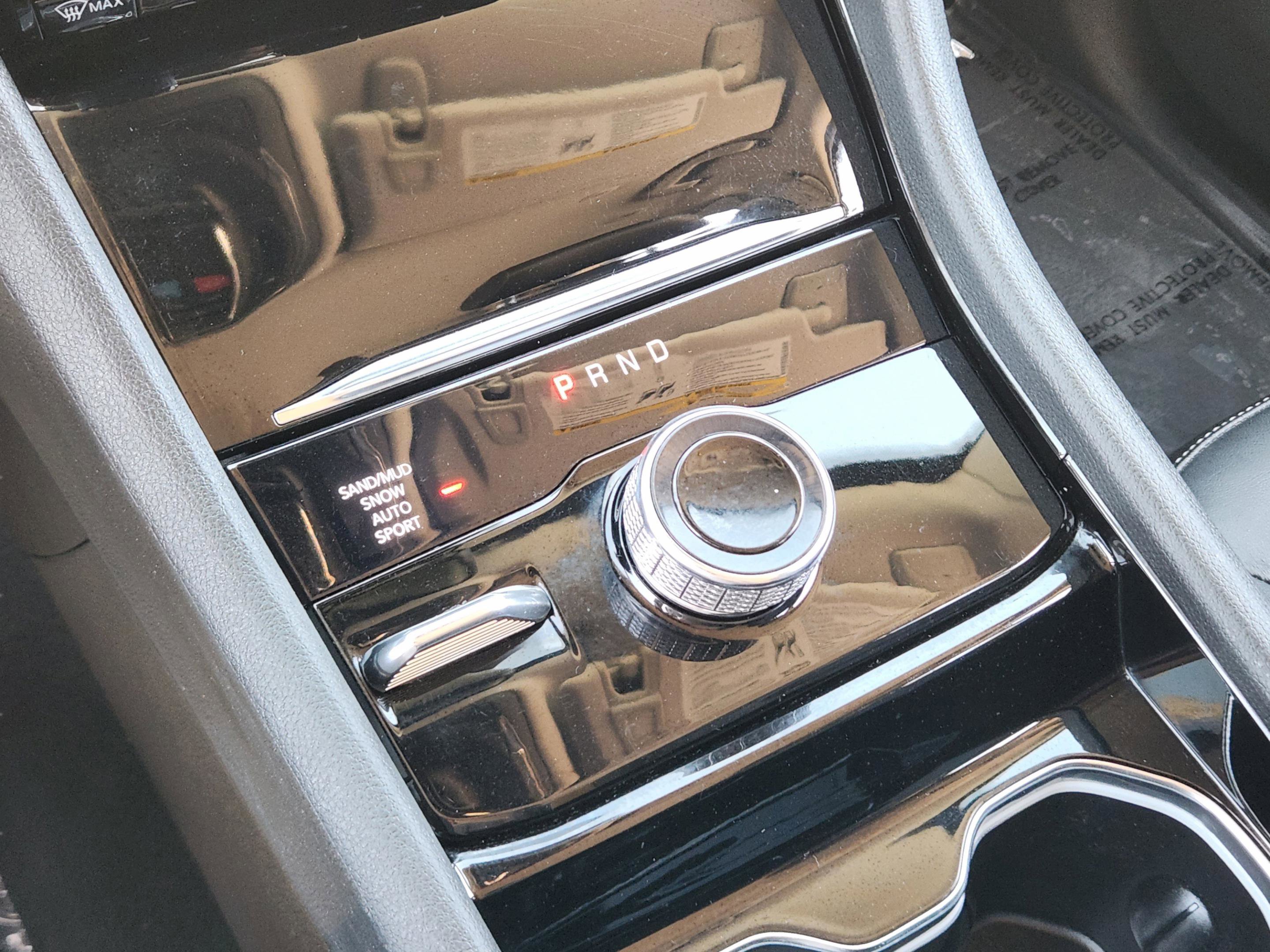 Used 2023 Jeep Grand Cherokee Limited w/ Black Appearance Package image 12