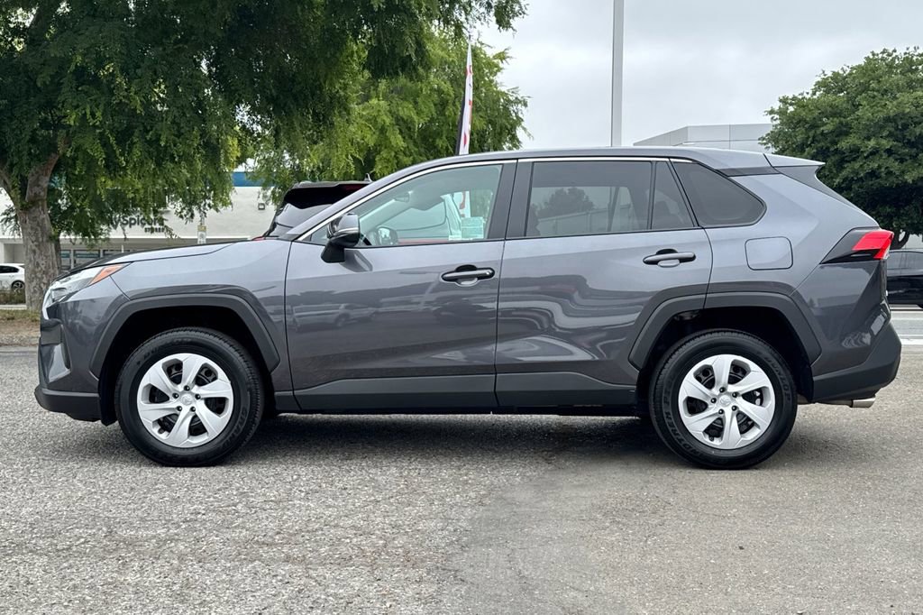 Certified 2024 Toyota RAV4 LE AWD/4WD image 6