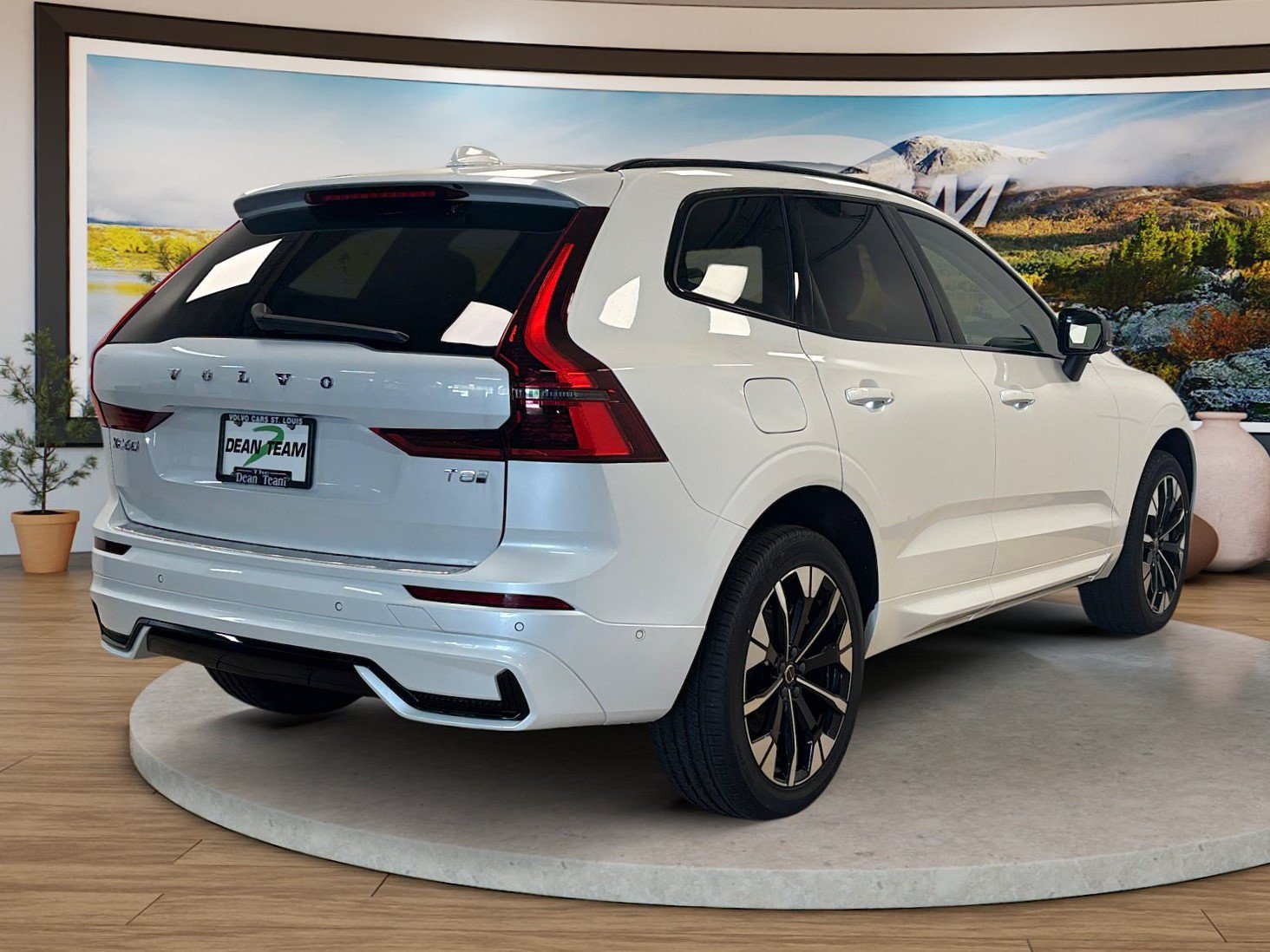 New 2026 Volvo XC60 T8 Plus w/ Protection Package Premier AWD/4WD image 6
