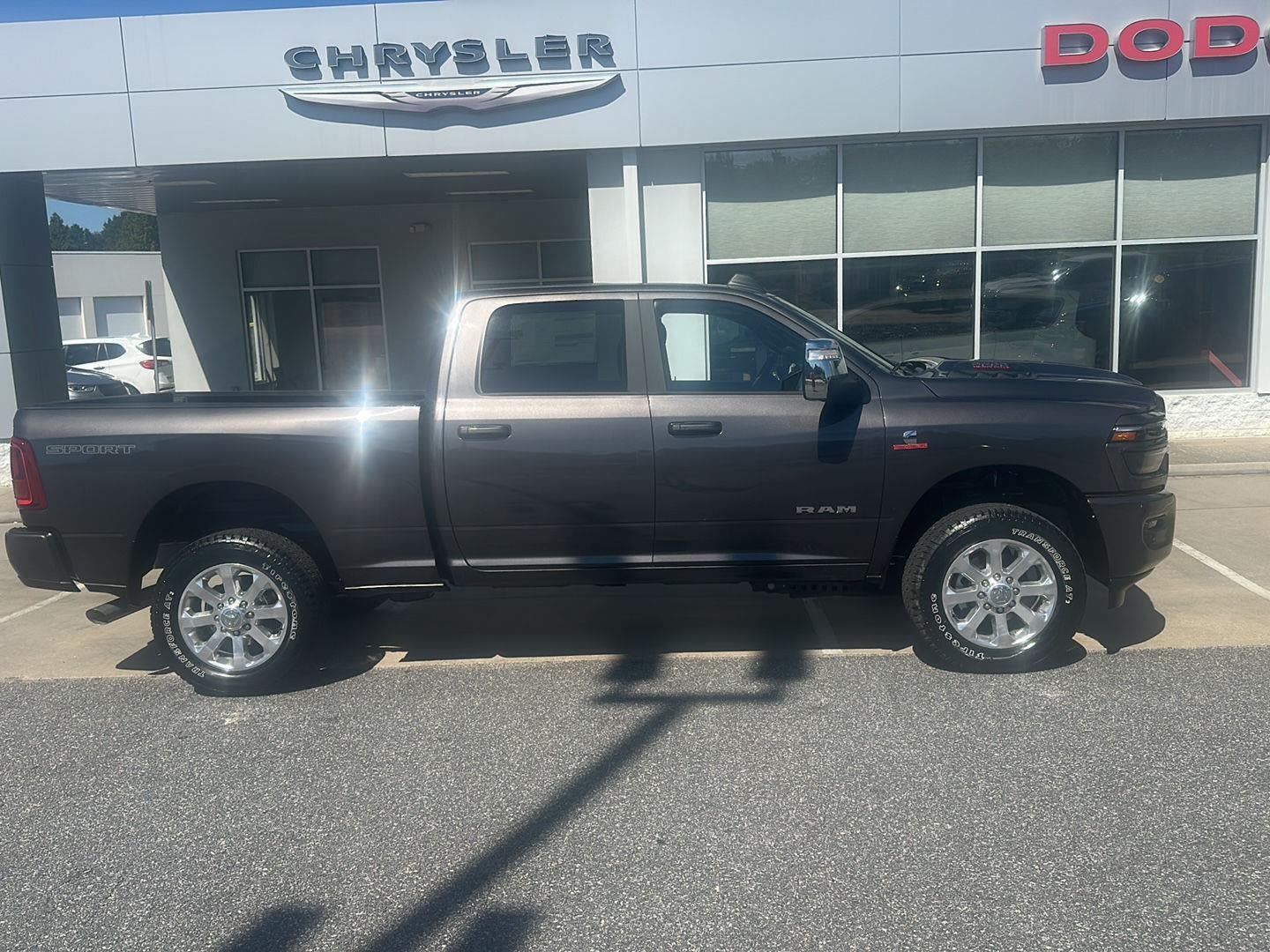 New 2026 RAM 2500 Laramie w/ Sport Appearance Package AWD/4WD image 3