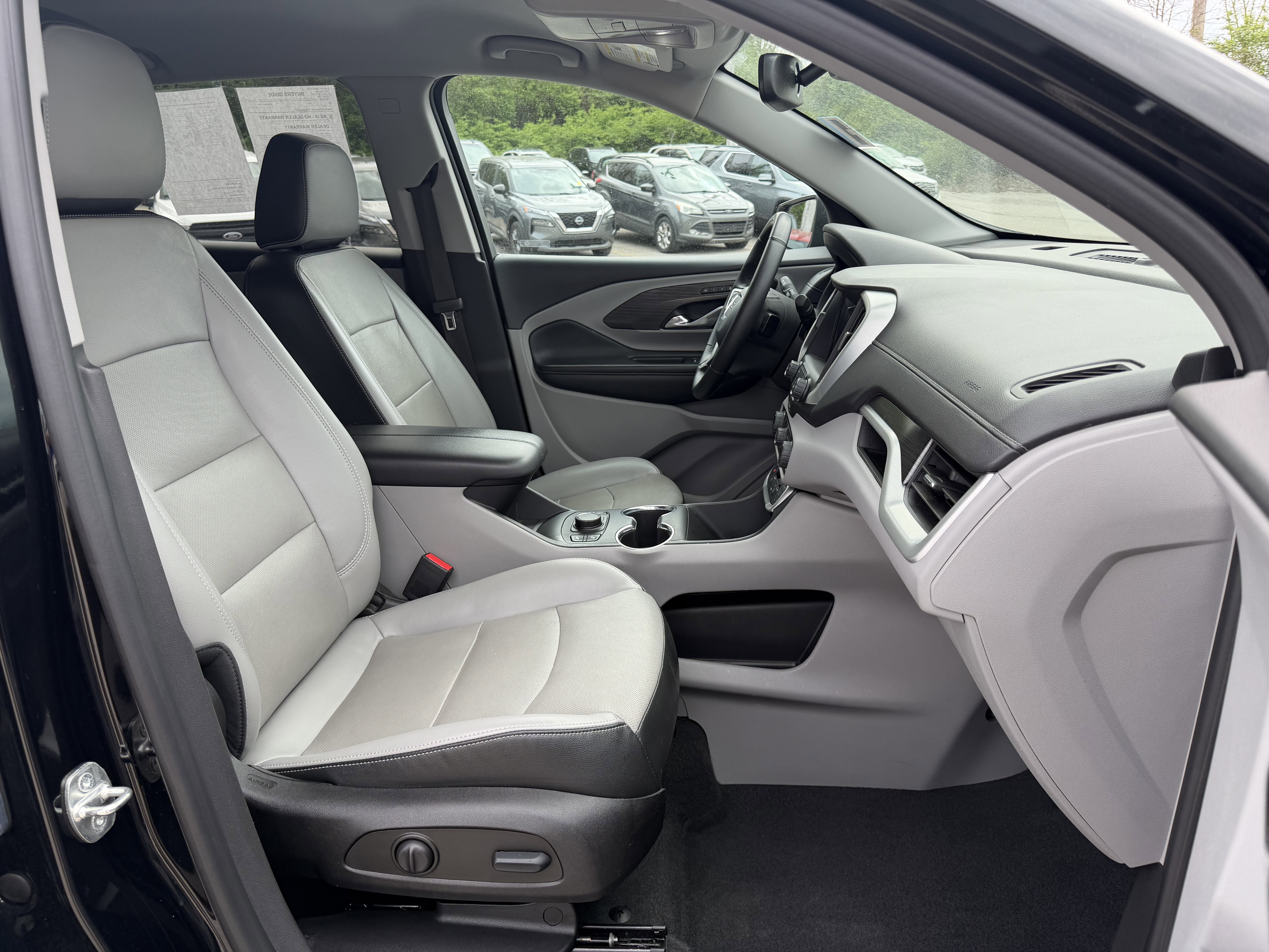 Used 2023 GMC Terrain SLT image 9