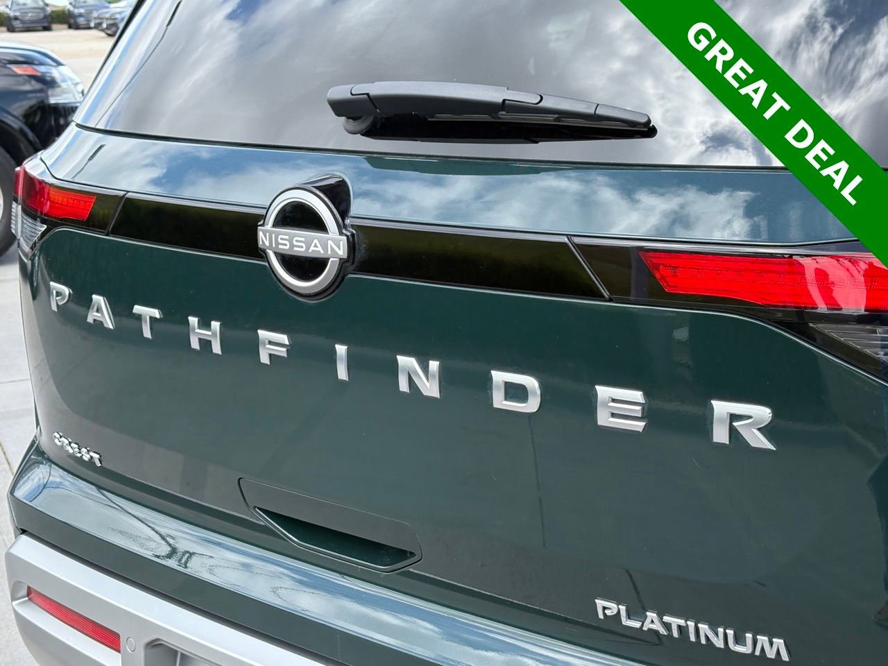 Used 2024 Nissan Pathfinder Platinum w/ Cargo Package image 9