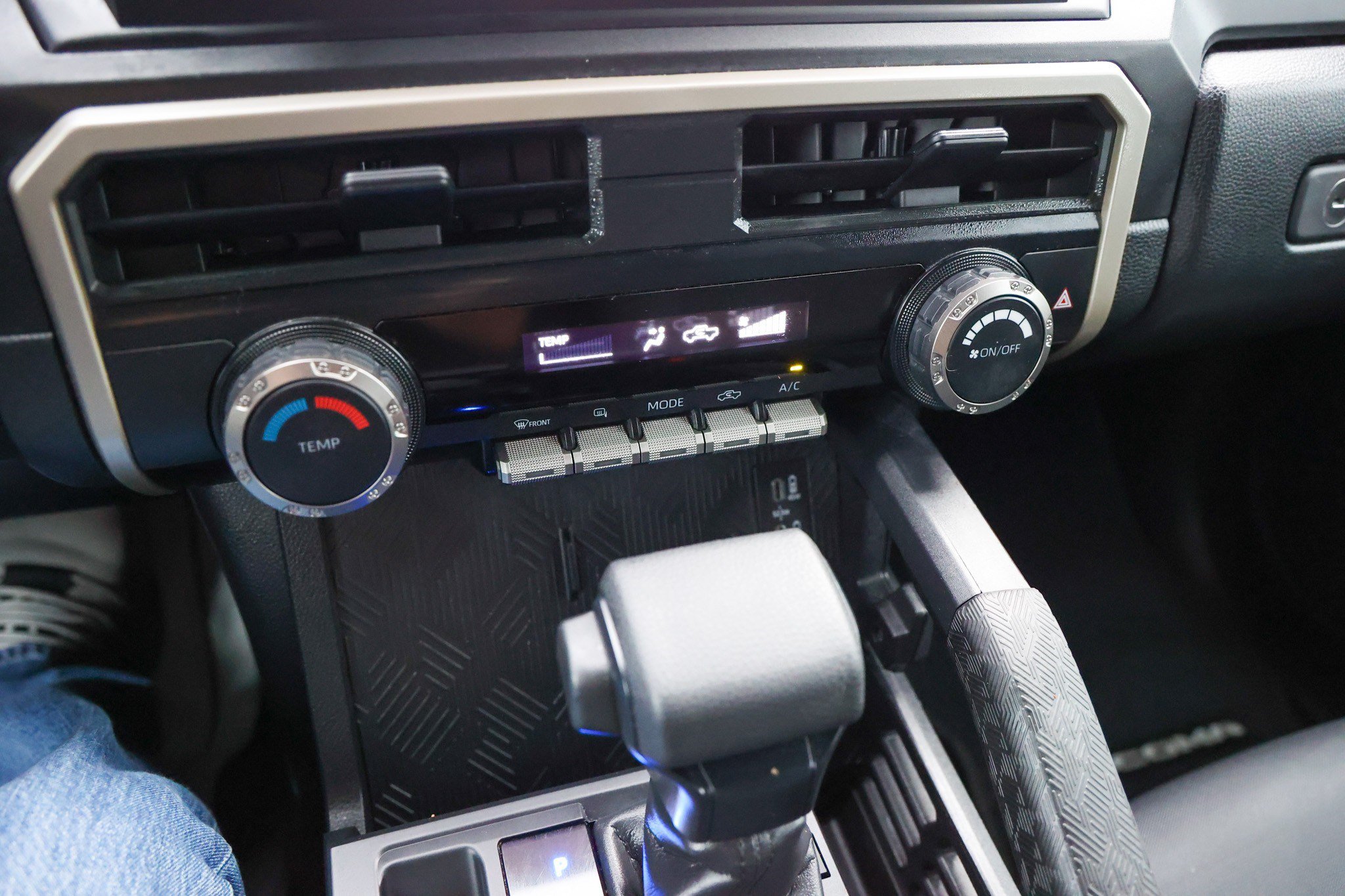 Certified 2025 Toyota Tacoma SR AWD/4WD image 22