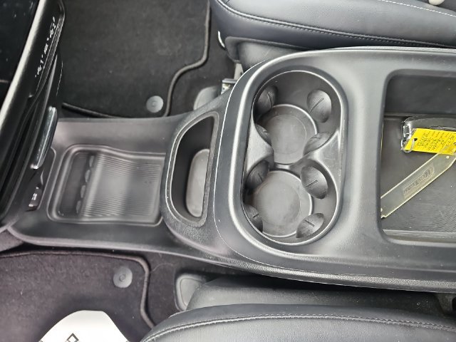 Used 2025 Chrysler Pacifica Select FWD image 38