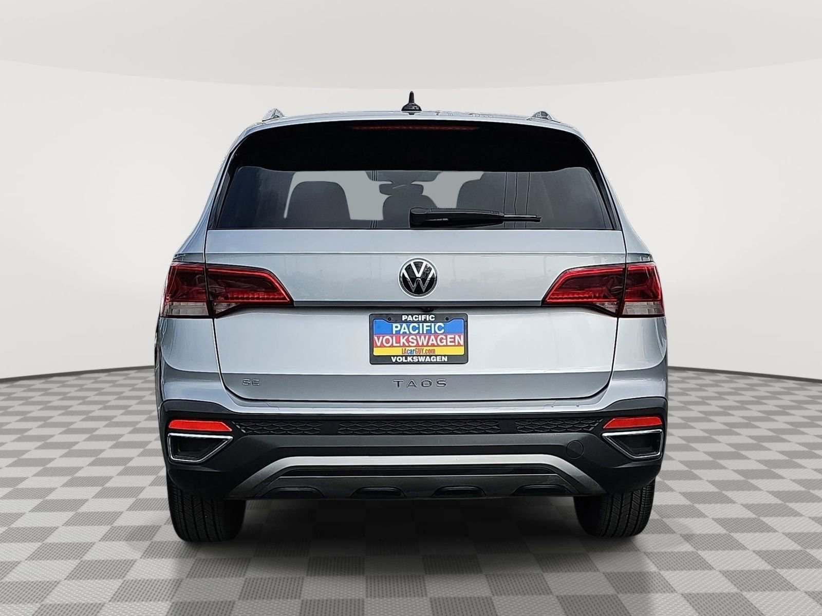 Used 2023 Volkswagen Taos SE FWD image 6