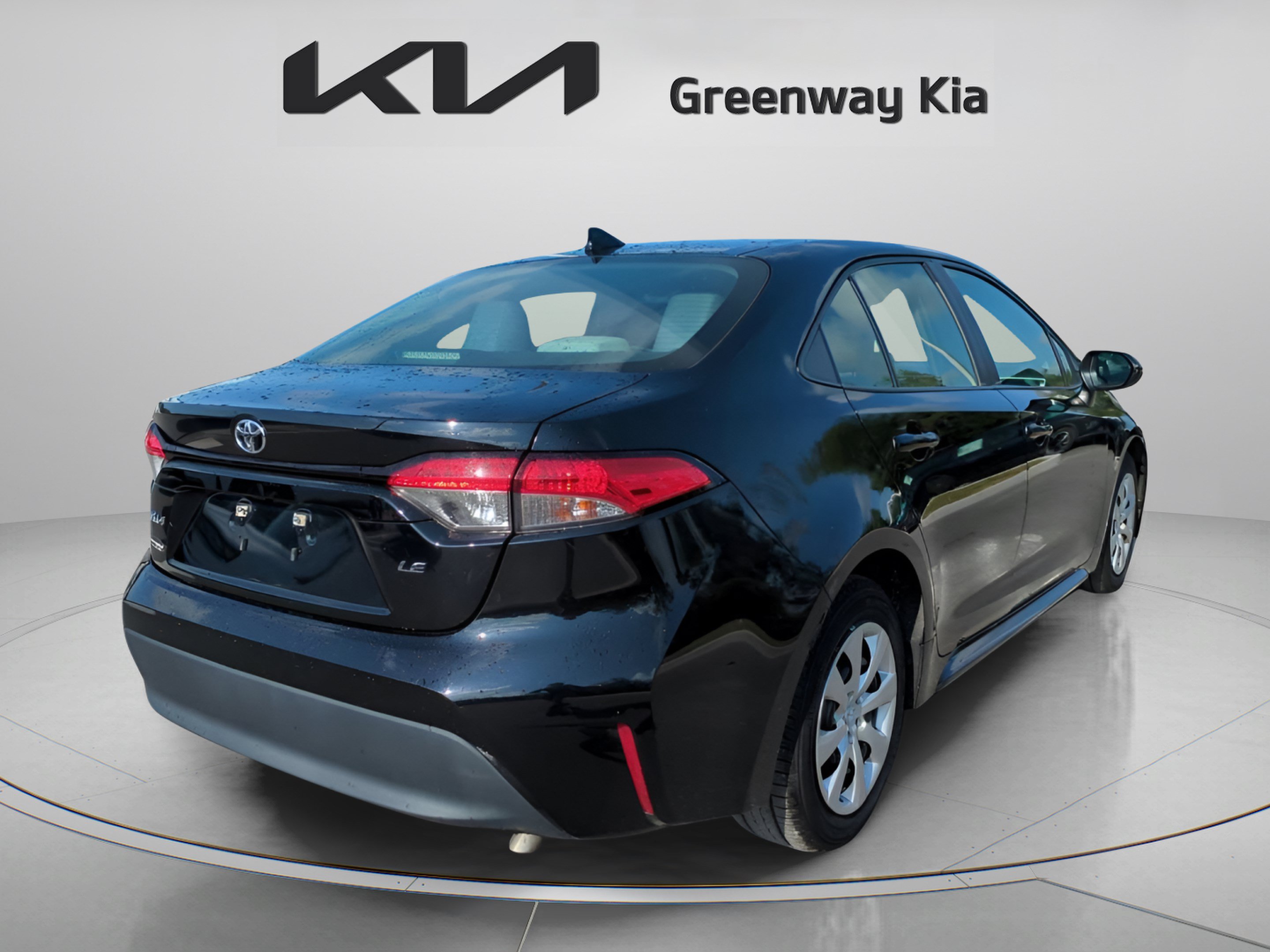 Used 2024 Toyota Corolla LE FWD image 9