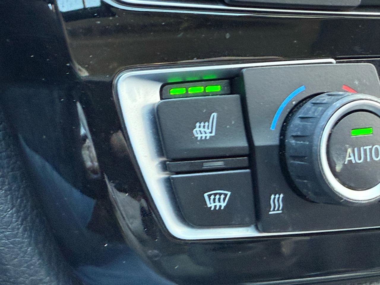 Used 2018 BMW 320i xDrive Sedan w/ Convenience Package image 21