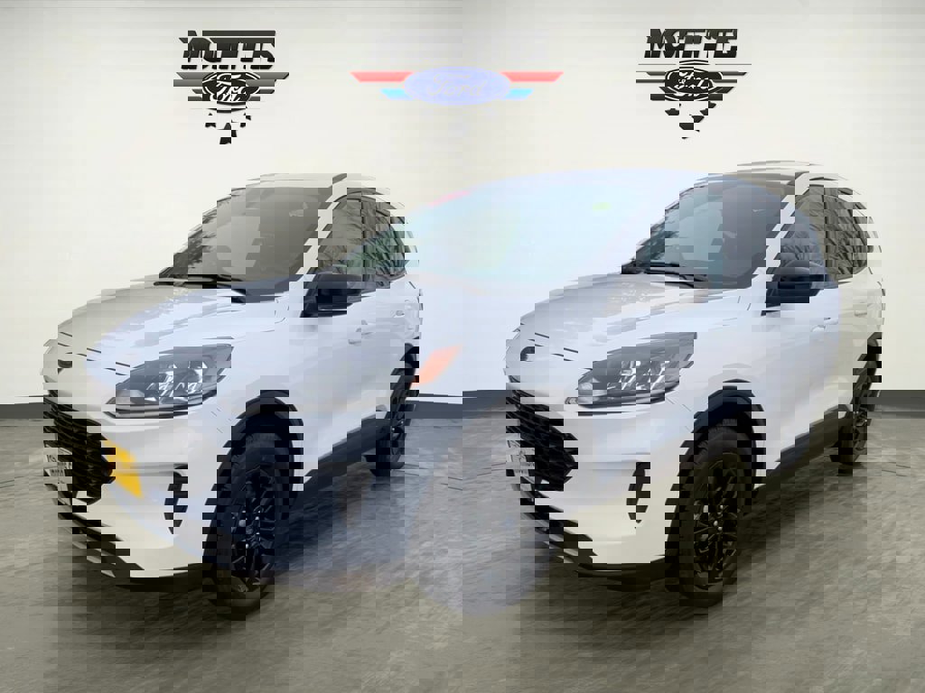 Used 2020 Ford Escape SE Sport image 1