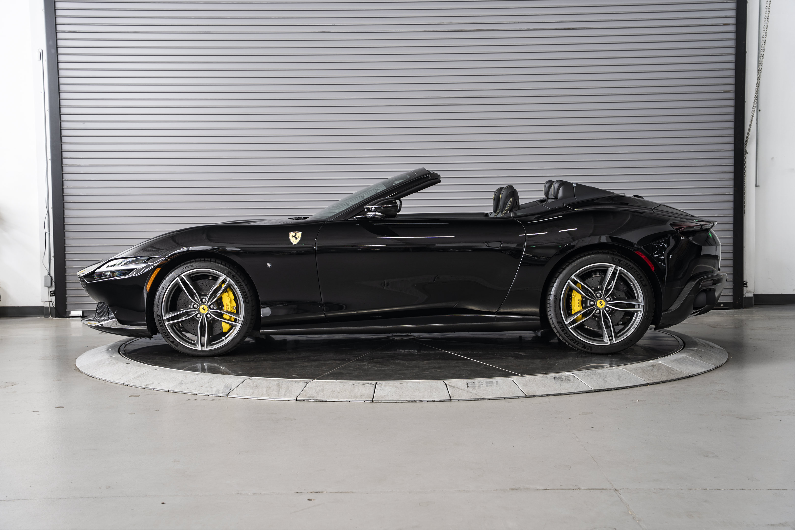 Used 2025 Ferrari Roma Spider RWD image 2