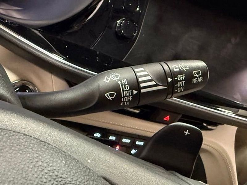 Used 2023 Buick Envision Avenir image 20