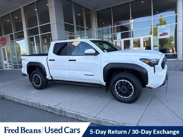 Used 2024 Toyota Tacoma TRD Off-Road w/ TRD Off Road Upgrade Package AWD/4WD image 3