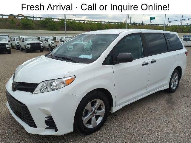 Used 2020 Toyota Sienna L image 2