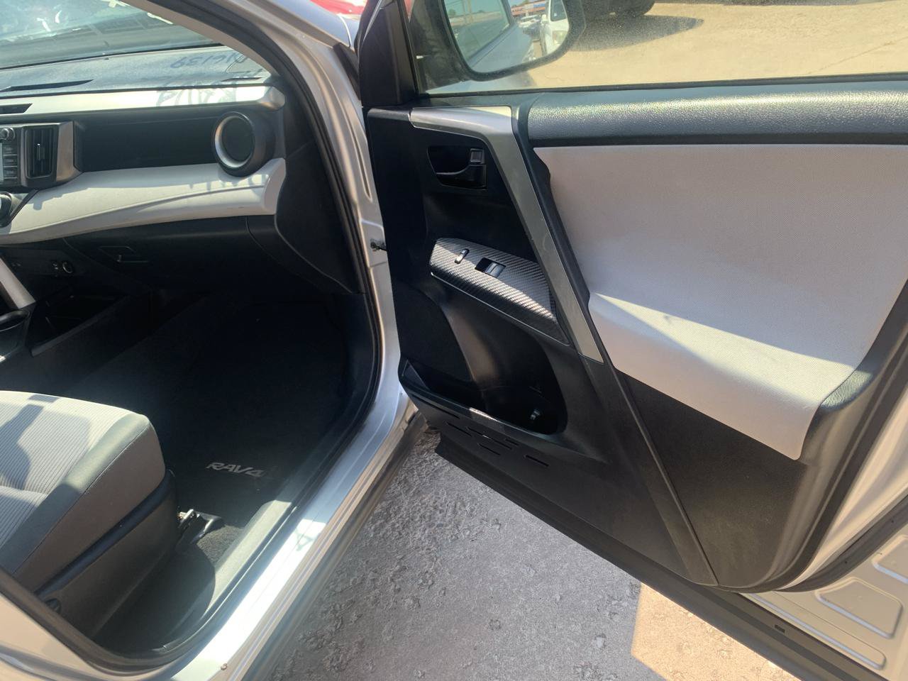 Used 2014 Toyota RAV4 LE FWD image 21