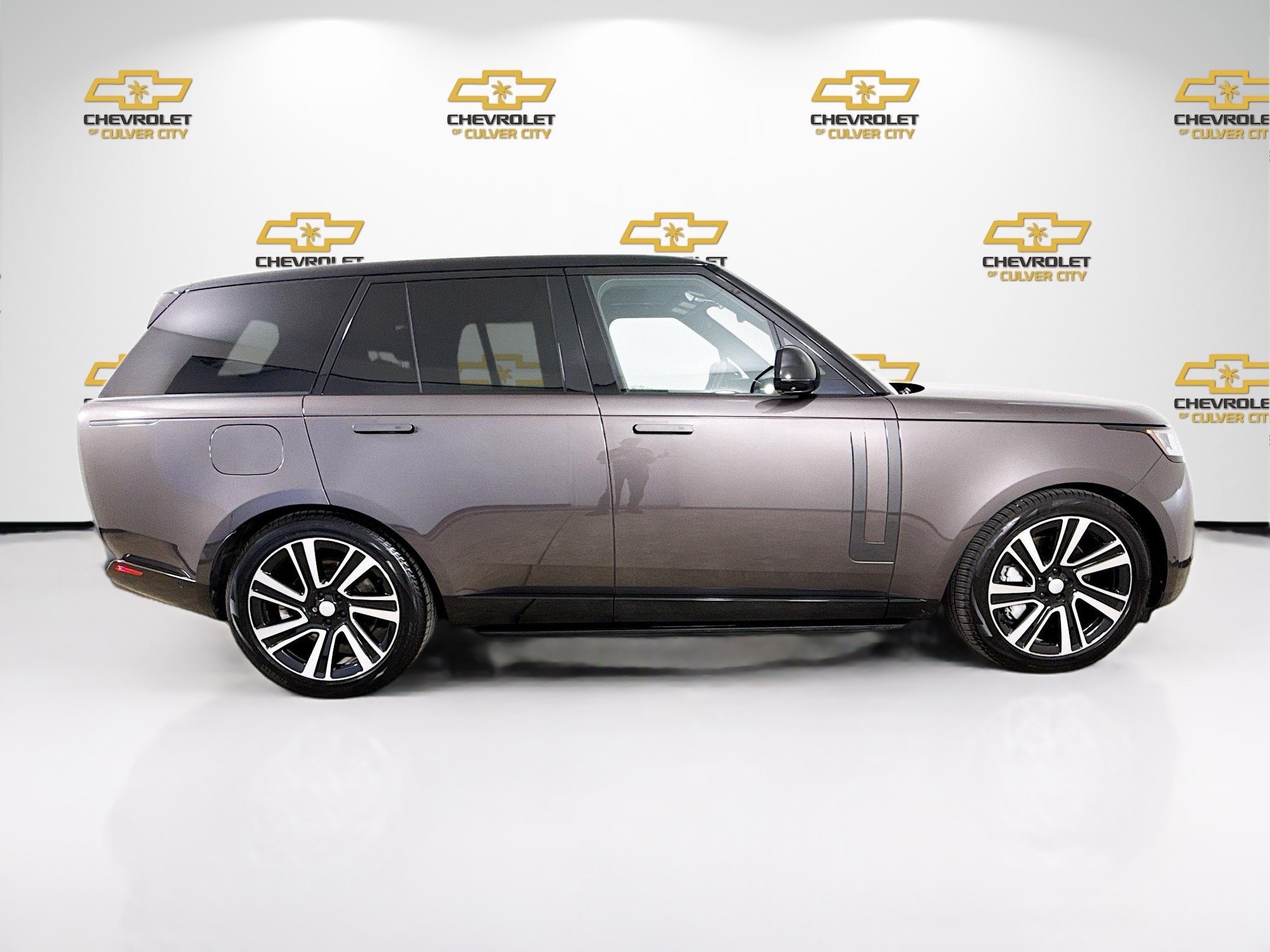 Used 2023 Land Rover Range Rover SE AWD/4WD image 9