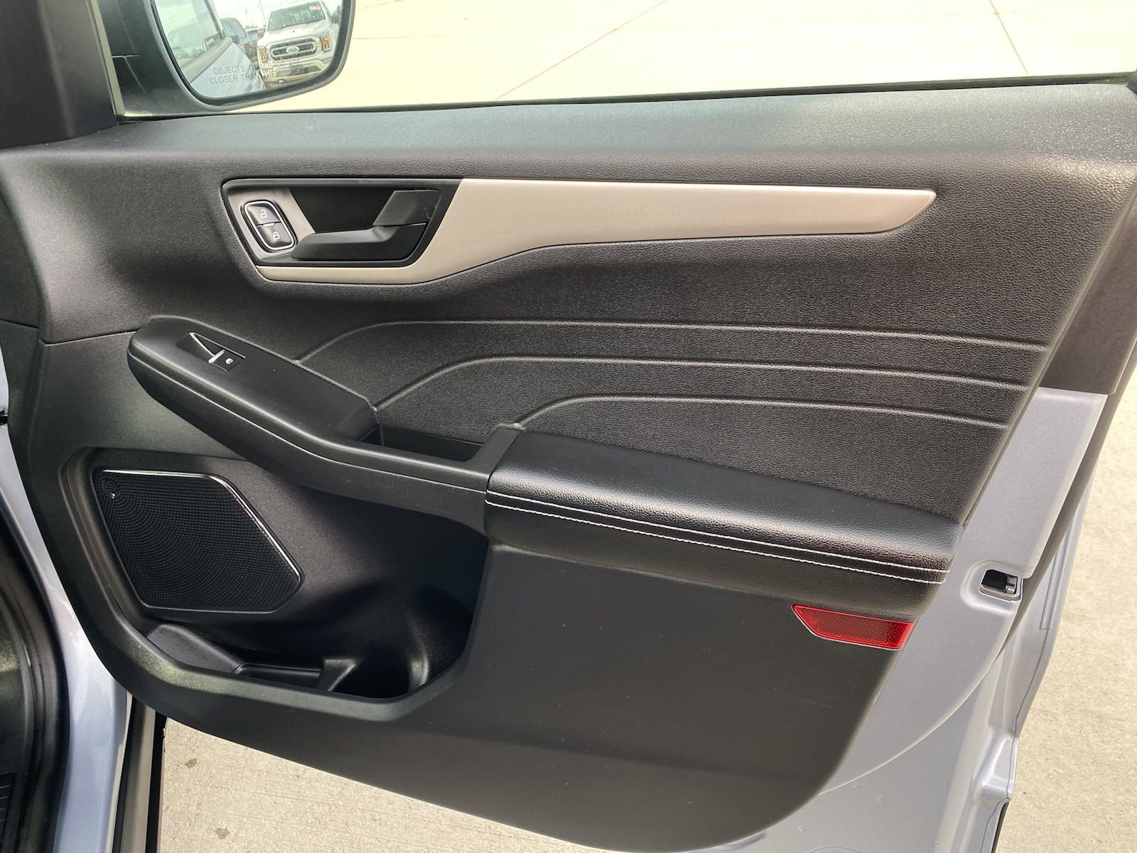 Used 2022 Ford Escape SE w/ Cold Weather Package AWD/4WD image 17