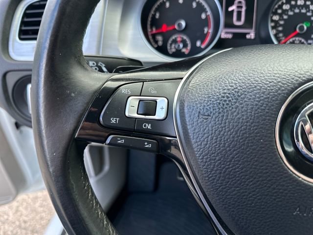 Used 2017 Volkswagen Golf S image 19