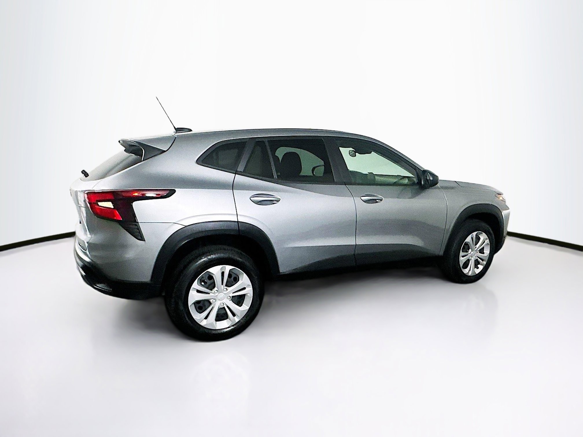 Used 2025 Chevrolet Trax LS FWD image 10