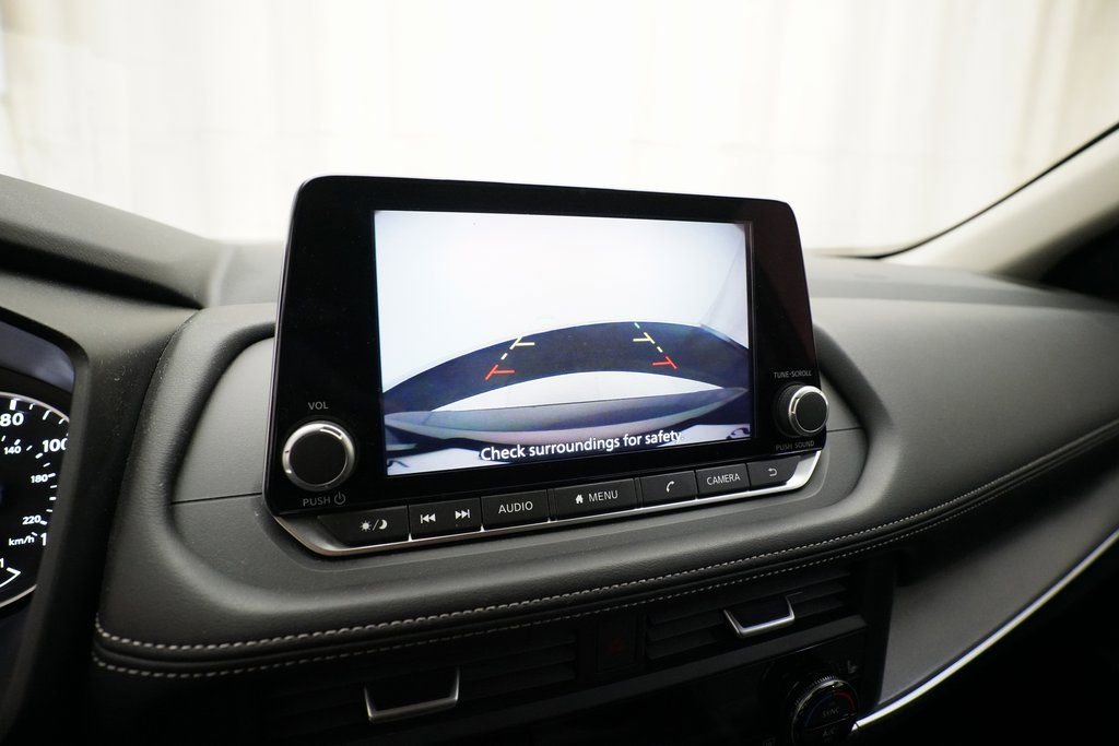 Used 2024 Nissan Rogue SV w/ SV Premium Package image 20