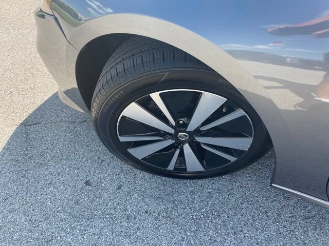 Used 2022 Nissan Altima 2.5 SV FWD image 14