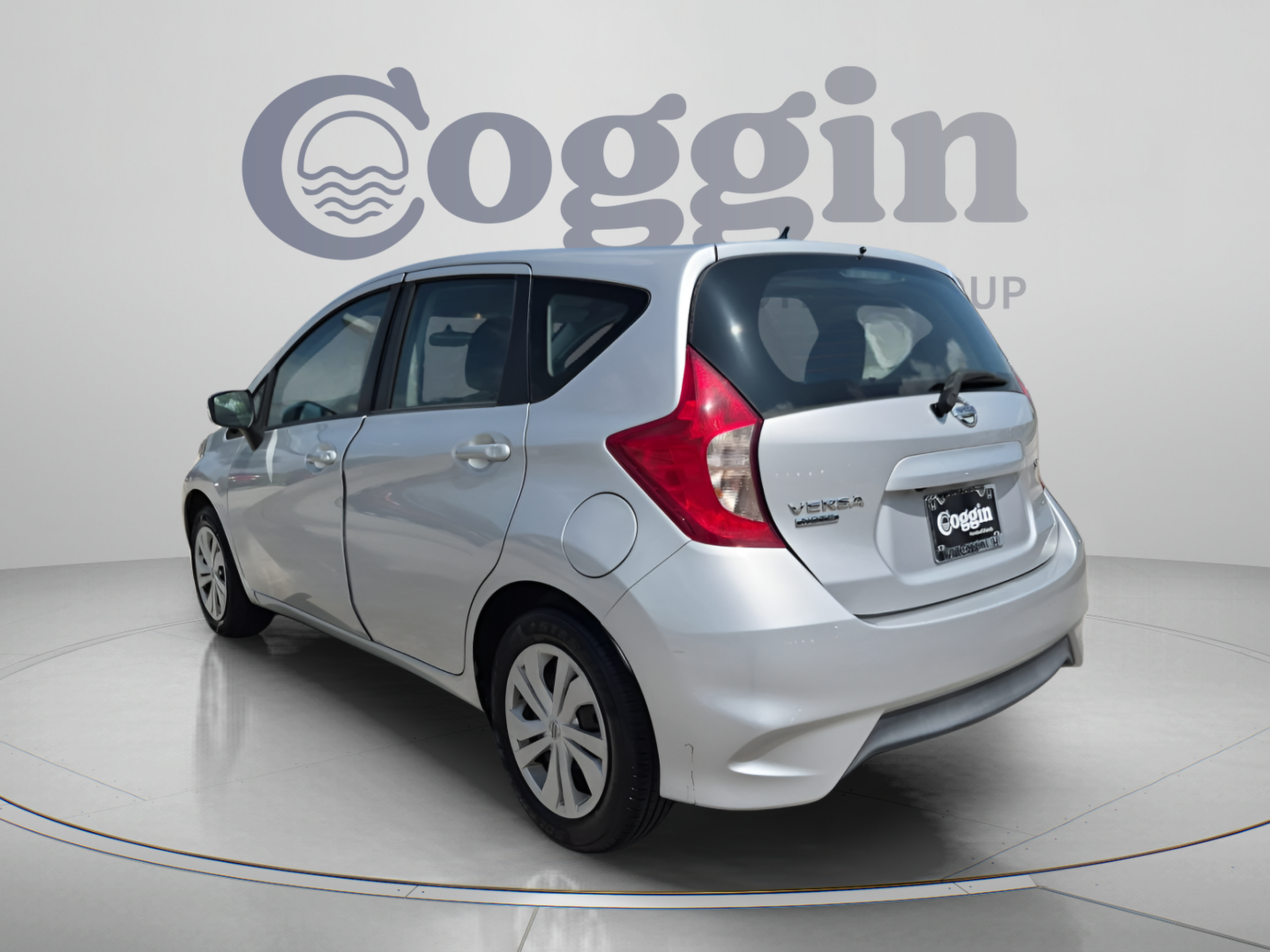 Used 2017 Nissan Versa Note SV FWD image 4