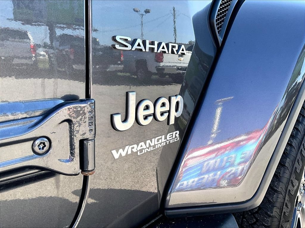 Used 2019 Jeep Wrangler Unlimited Sahara w/ Uconnect 4C Nav & Sound Group AWD/4WD image 9