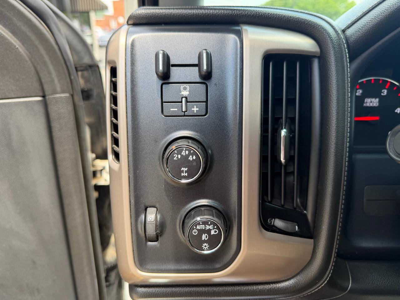 Used 2015 GMC Sierra 3500 Denali w/ Duramax Plus Package AWD/4WD image 17