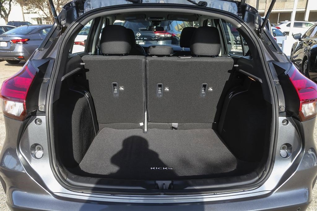 Certified 2025 Nissan Kicks Play S image 25