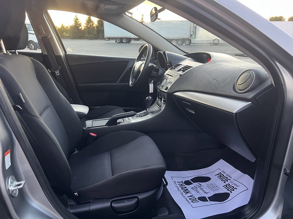 Used 2010 MAZDA MAZDA3 i Touring image 11