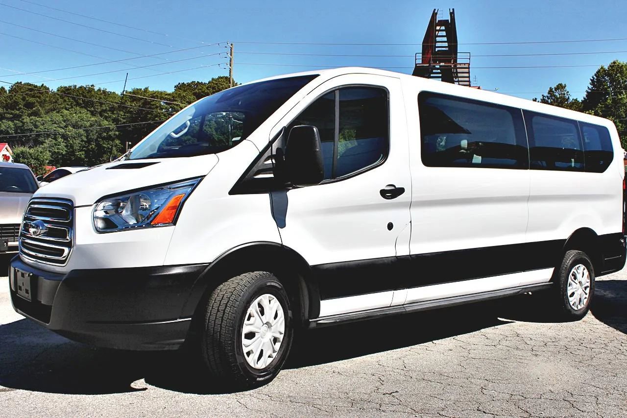 Used 2019 Ford Transit 350 XLT RWD image 4
