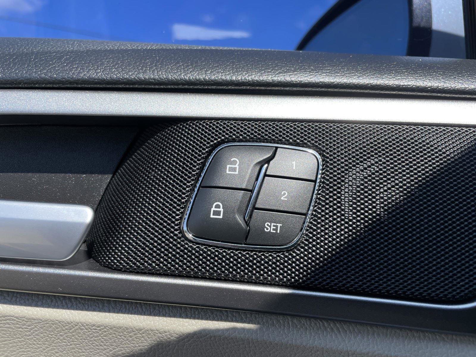 Used 2020 Ford Fusion SEL FWD image 30