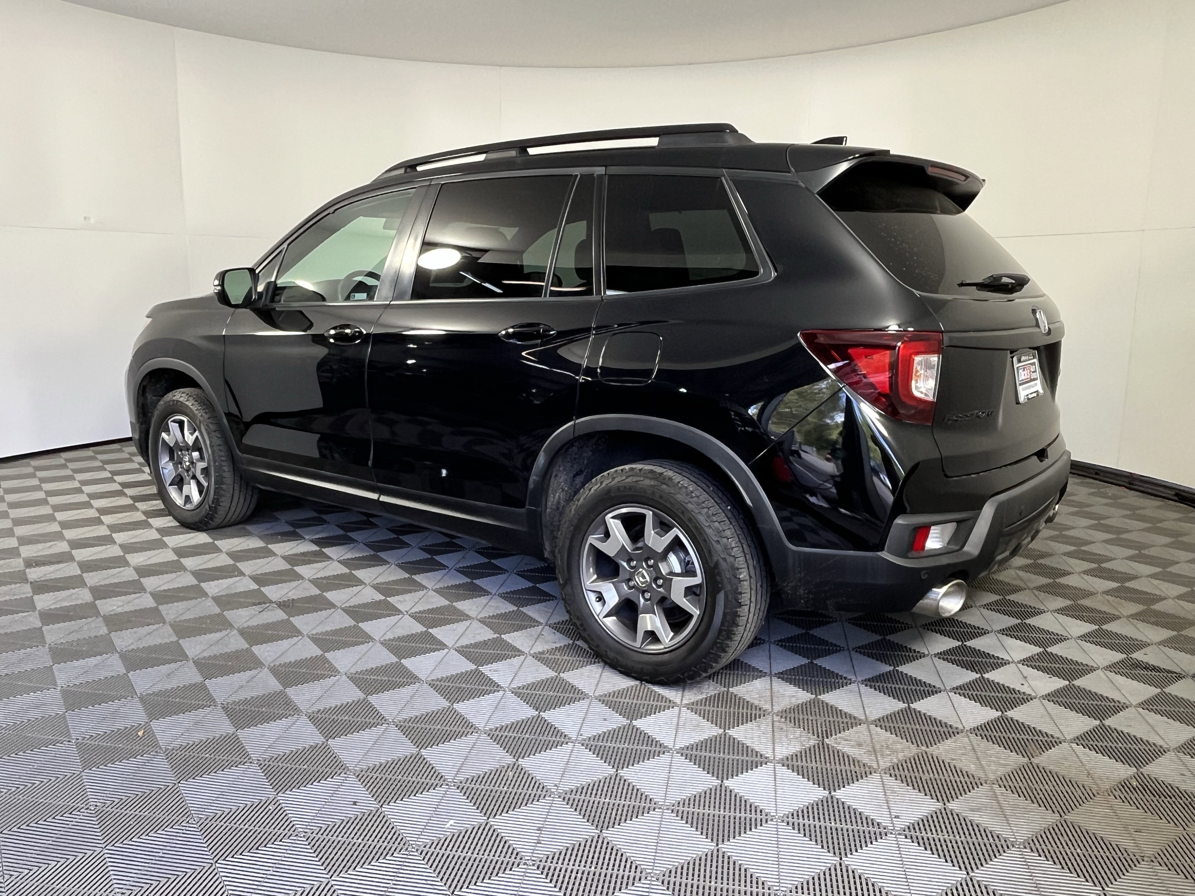 Used 2022 Honda Passport TrailSport image 3