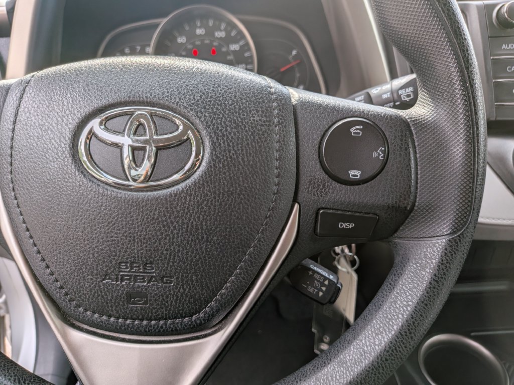 Used 2015 Toyota RAV4 LE FWD image 14
