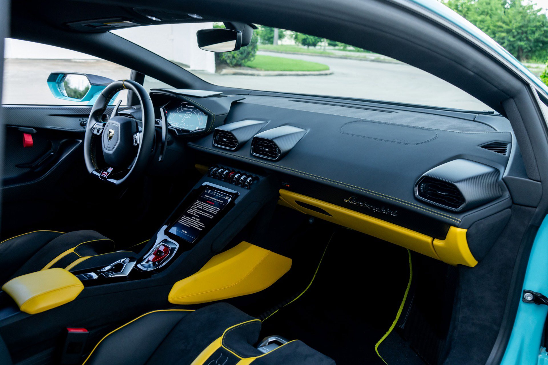 Used 2023 Lamborghini Huracan Tecnica RWD image 16