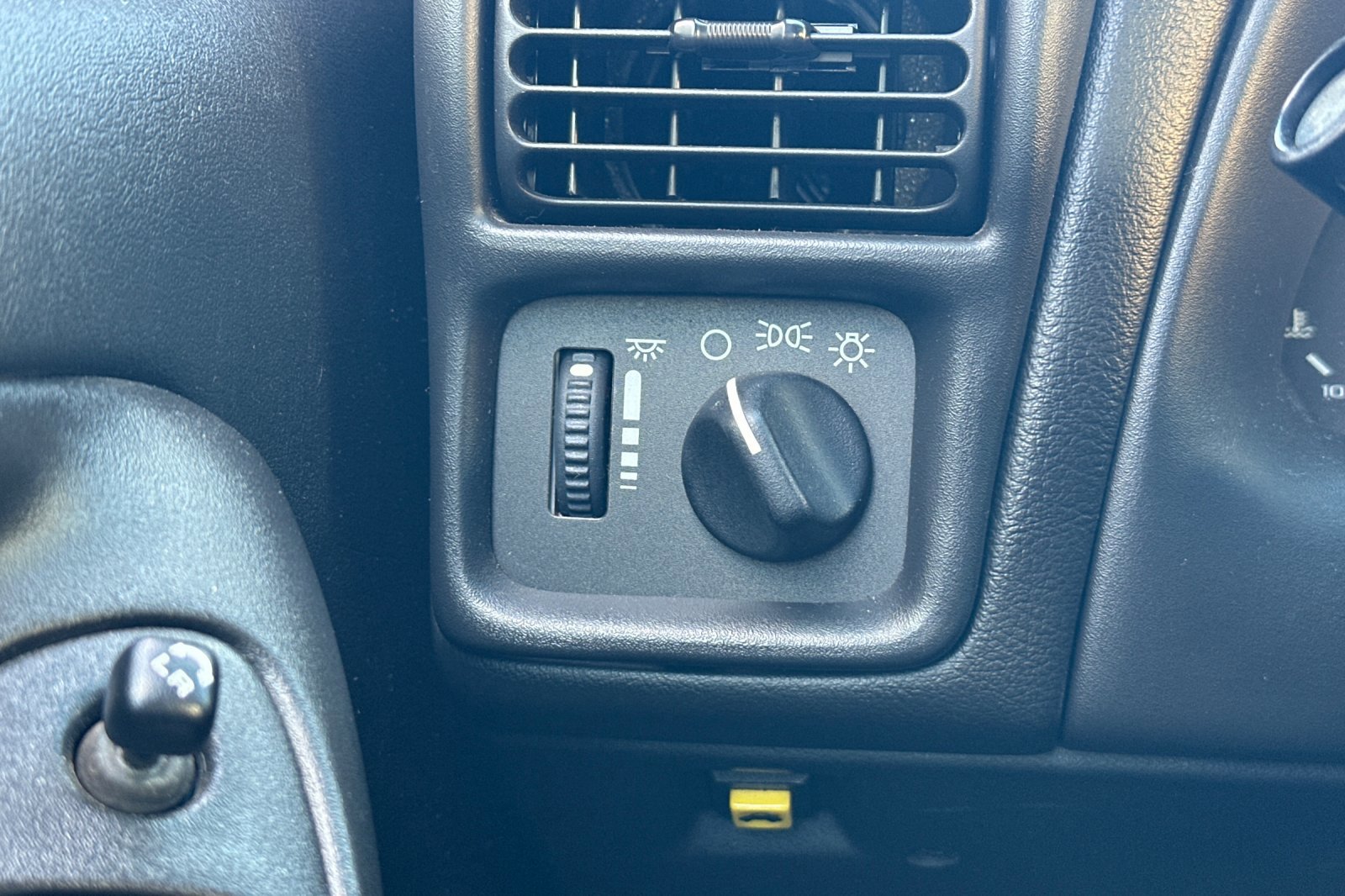 Used 2002 Chevrolet Camaro Z28 w/ SS Performance/Appearance Pkg image 37