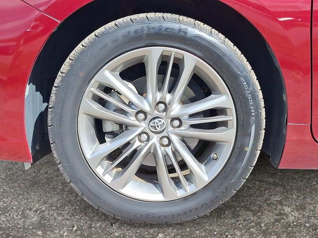 Used 2017 Toyota Camry SE image 7