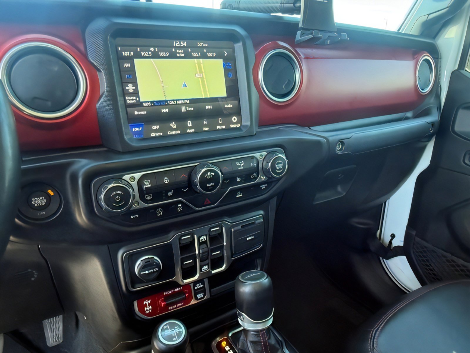 Used 2023 Jeep Gladiator Rubicon w/ Cold Weather Group image 19